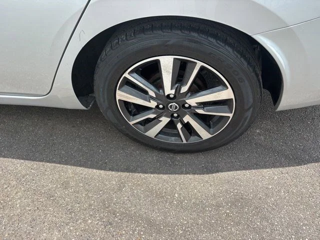 SEMINUEVOS NISSAN Versa a Estados en autogozo