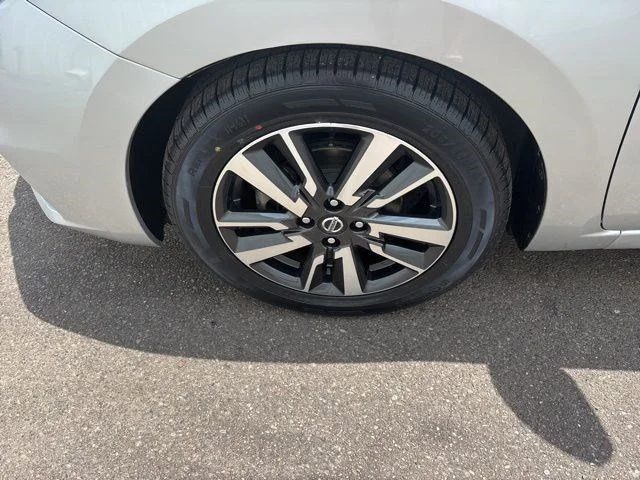 SEMINUEVOS NISSAN Versa a Estados en autogozo