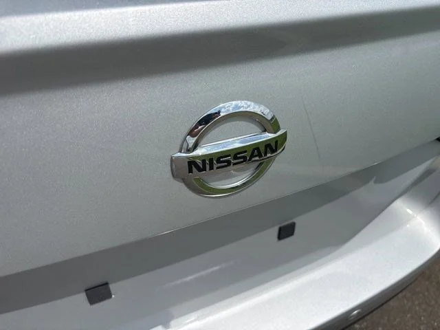 SEMINUEVOS NISSAN Versa a Estados en autogozo