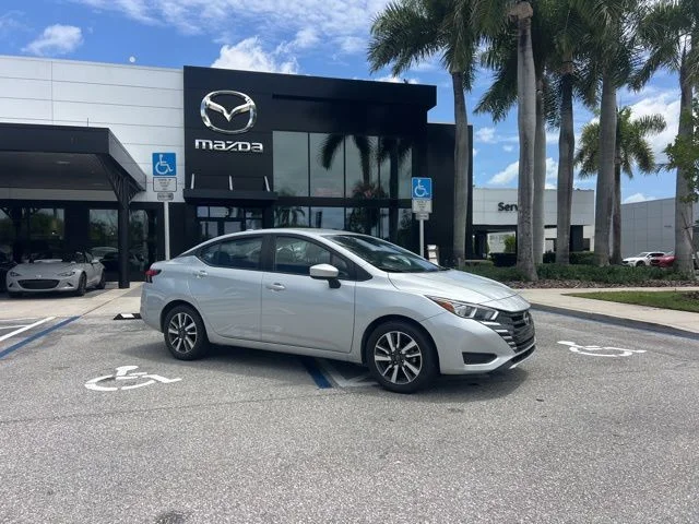SEMINUEVOS NISSAN Versa a Estados en autogozo