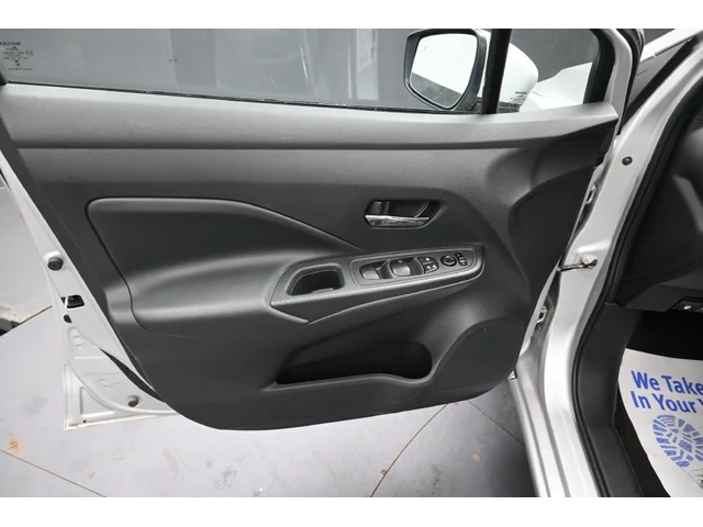 SEMINUEVOS NISSAN Versa a Estados en autogozo
