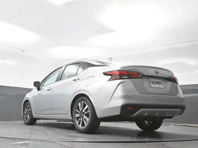 SEMINUEVOS NISSAN Versa a Estados en autogozo