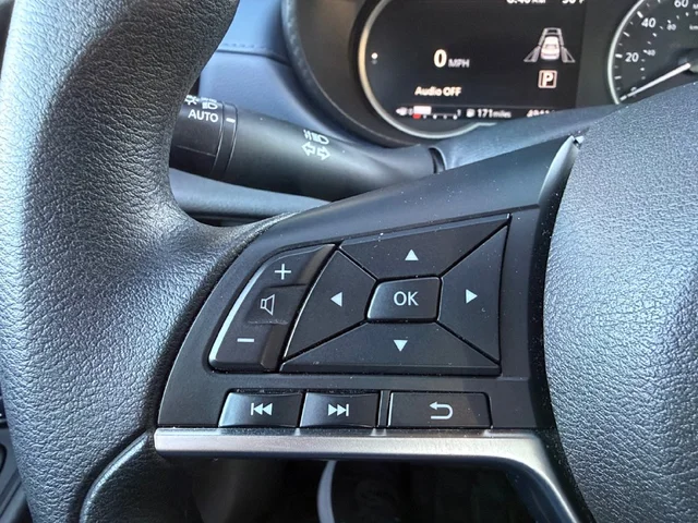 SEMINUEVOS NISSAN Versa a Estados en autogozo