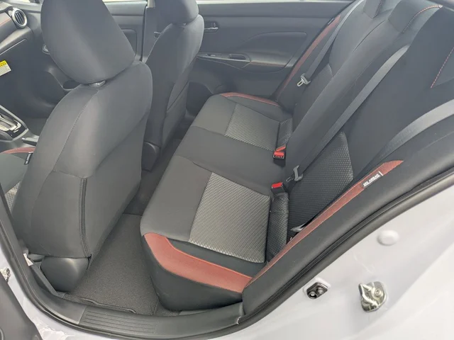 Nuevos NISSAN VERSA à Estados chez autogozo
