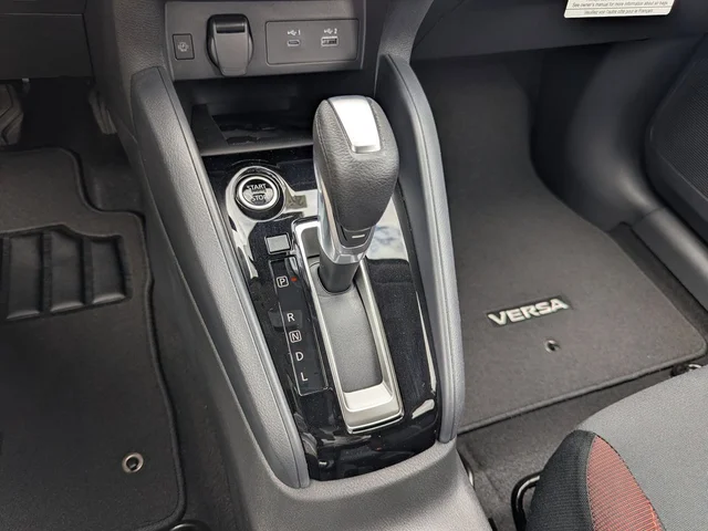 Nuevos NISSAN VERSA à Estados chez autogozo