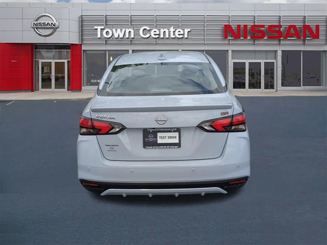 Nuevos NISSAN VERSA à Estados chez autogozo