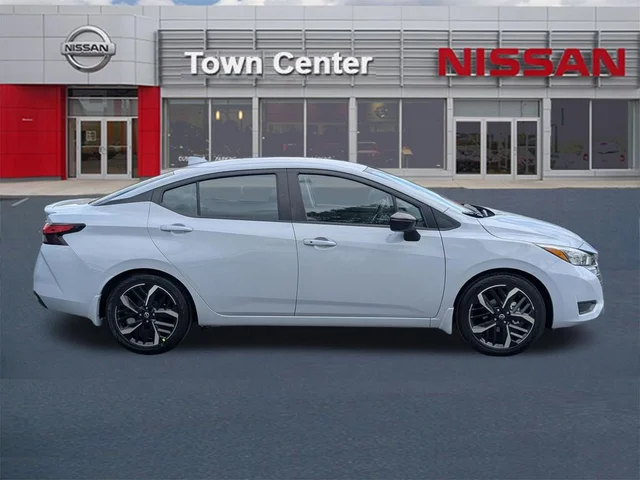 Nuevos NISSAN VERSA à Estados chez autogozo