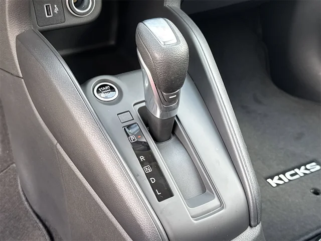 Nuevos NISSAN KICKS PLAY à Kennesaw, chez Town Center Nissan