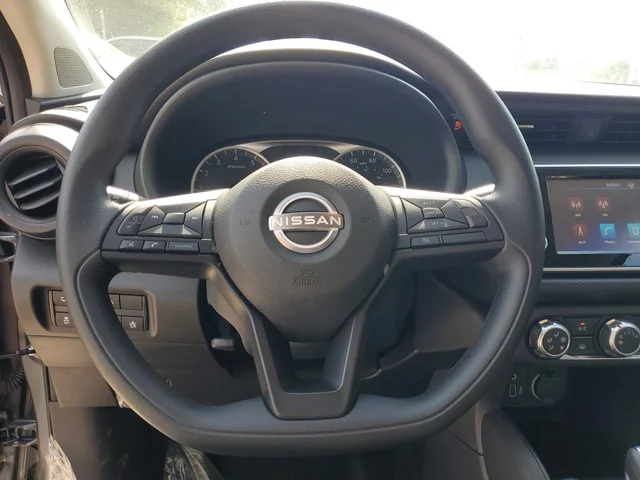 Nuevos NISSAN KICKS PLAY à Estados chez autogozo