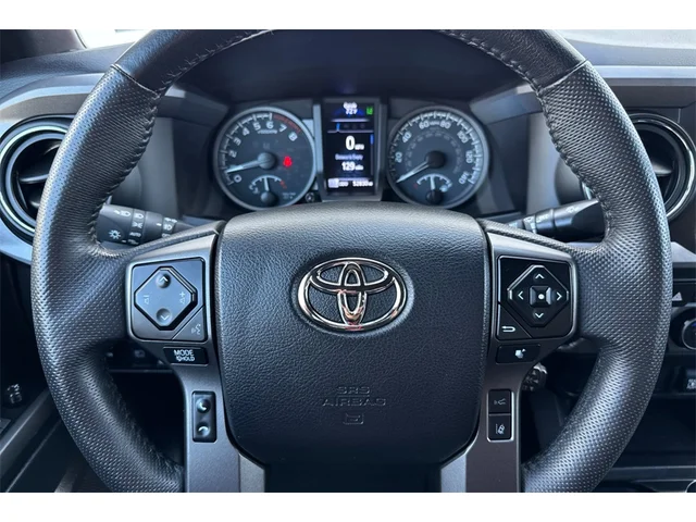 Used TOYOTA Tacoma at San Francisco in izmo Kia
