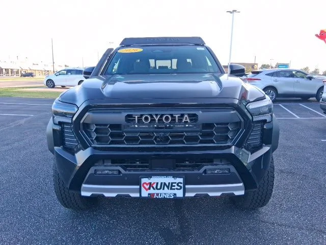 Nuevos TOYOTA TACOMA HYBRID à Estados chez autogozo
