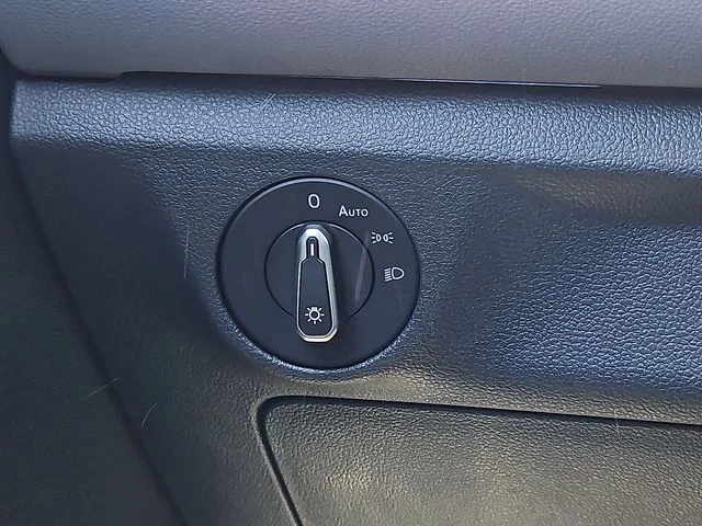 Nuevos VOLKSWAGEN JETTA GLI à Estados chez autogozo