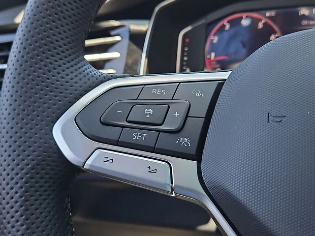 Nuevos VOLKSWAGEN JETTA GLI à Estados chez autogozo