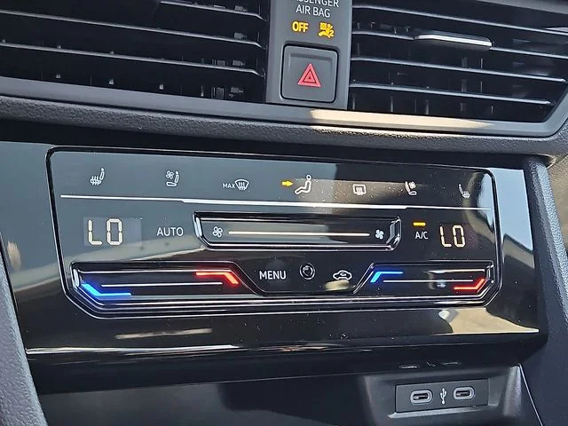 Nuevos VOLKSWAGEN JETTA GLI à Estados chez autogozo