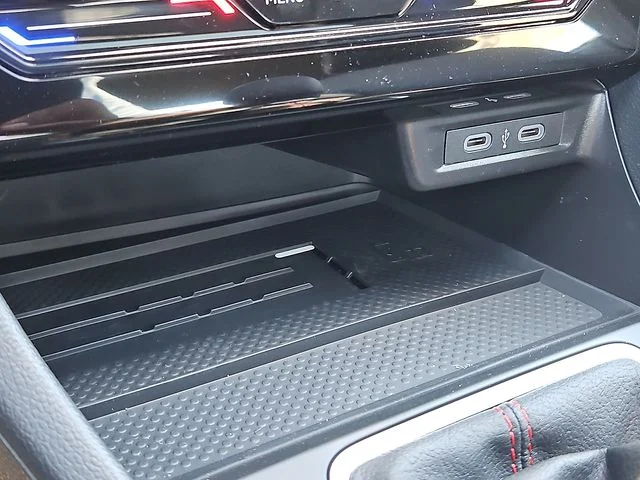 Nuevos VOLKSWAGEN JETTA GLI à Estados chez autogozo