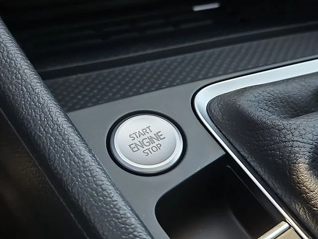 Nuevos VOLKSWAGEN JETTA GLI à Estados chez autogozo