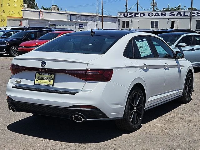 Nuevos VOLKSWAGEN JETTA GLI à Estados chez autogozo