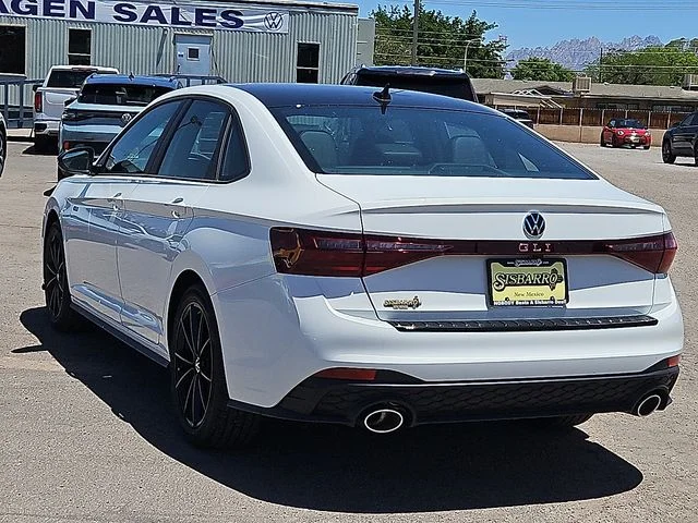 Nuevos VOLKSWAGEN JETTA GLI à Estados chez autogozo