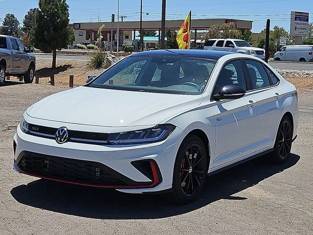 Nuevos VOLKSWAGEN JETTA GLI à Estados chez autogozo