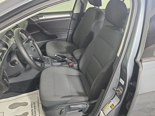 SEMINUEVOS VOLKSWAGEN Golf a Estados en autogozo