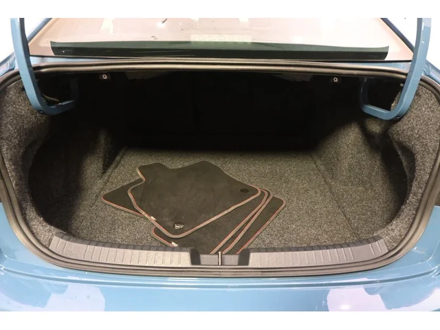 SEMINUEVOS VOLKSWAGEN Jetta GLI a Estados en autogozo