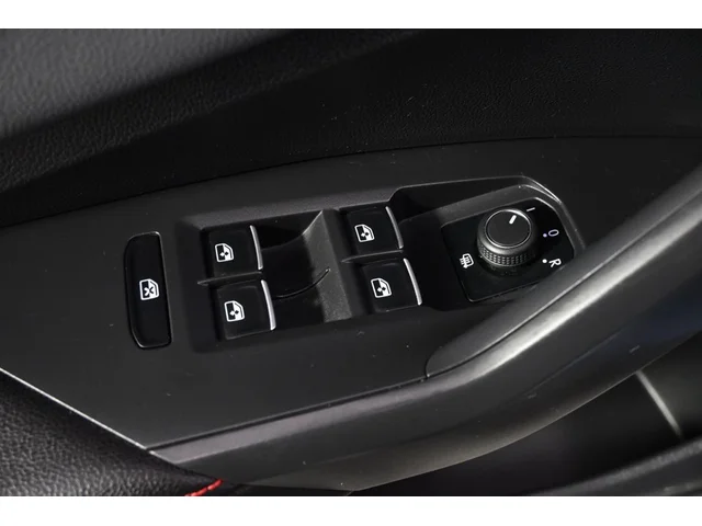 SEMINUEVOS VOLKSWAGEN Jetta GLI a Estados en autogozo