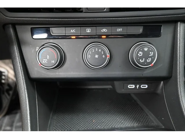 SEMINUEVOS VOLKSWAGEN Jetta a Estados en autogozo