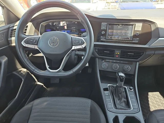 SEMINUEVOS VOLKSWAGEN Jetta a Estados en autogozo