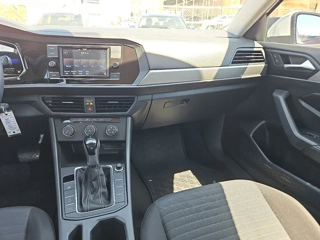 SEMINUEVOS VOLKSWAGEN Jetta a Estados en autogozo