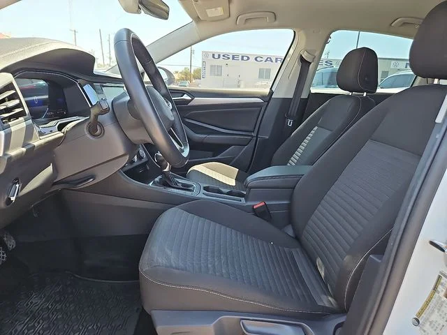 SEMINUEVOS VOLKSWAGEN Jetta a Estados en autogozo