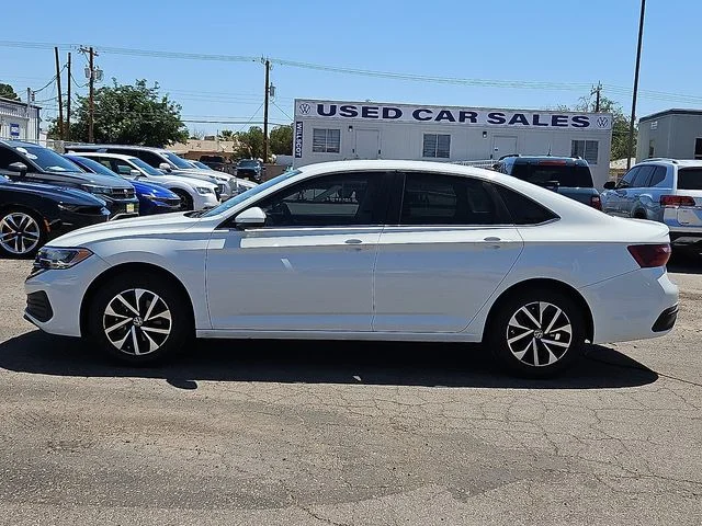 SEMINUEVOS VOLKSWAGEN Jetta a Estados en autogozo