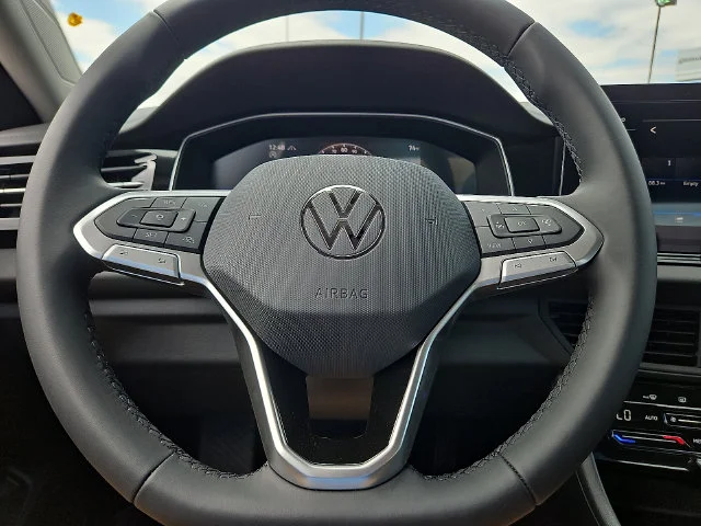Nuevos VOLKSWAGEN JETTA à Estados chez autogozo