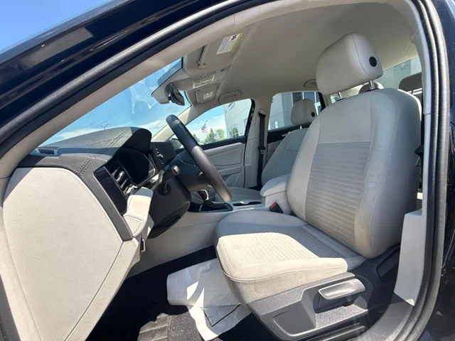 SEMINUEVOS VOLKSWAGEN Jetta a Estados en autogozo