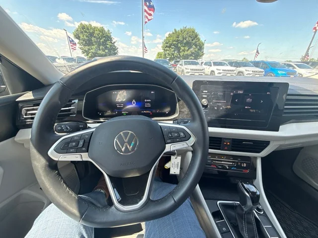 SEMINUEVOS VOLKSWAGEN Jetta a Estados en autogozo