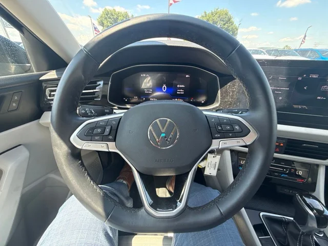 SEMINUEVOS VOLKSWAGEN Jetta a Estados en autogozo