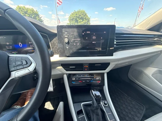 SEMINUEVOS VOLKSWAGEN Jetta a Estados en autogozo