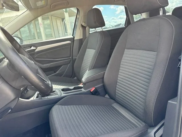 SEMINUEVOS VOLKSWAGEN Jetta a Estados en autogozo