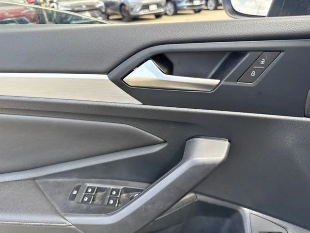 SEMINUEVOS VOLKSWAGEN Jetta a Estados en autogozo