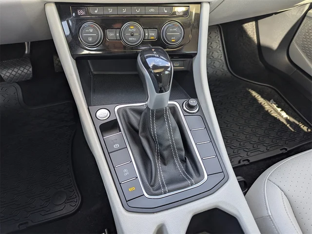 SEMINUEVOS VOLKSWAGEN Jetta at Kennesaw, in Town Center Nissan