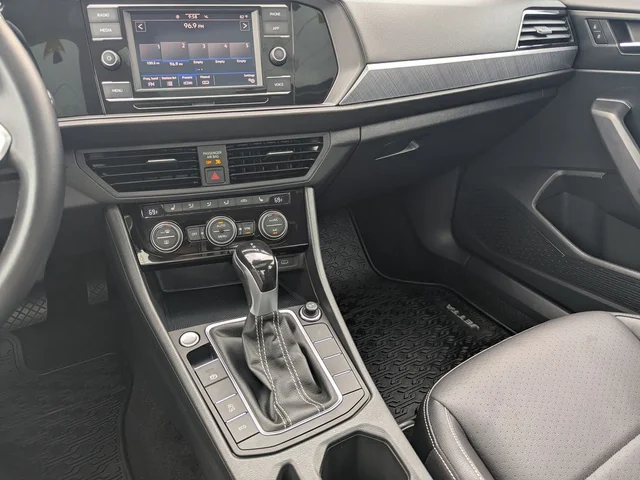 SEMINUEVOS VOLKSWAGEN Jetta a Estados en autogozo