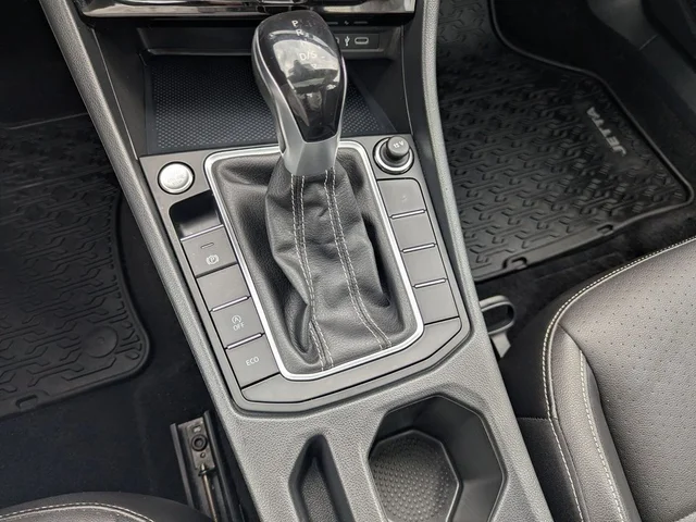 SEMINUEVOS VOLKSWAGEN Jetta a Estados en autogozo