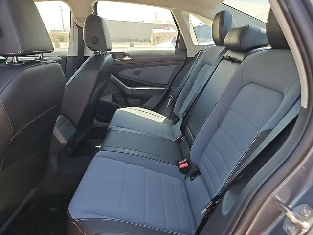 Nuevos VOLKSWAGEN JETTA à Estados chez autogozo