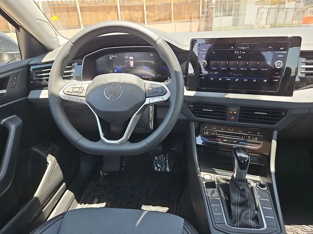 Nuevos VOLKSWAGEN JETTA à Estados chez autogozo