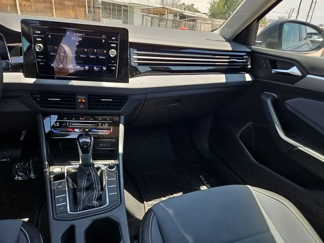 Nuevos VOLKSWAGEN JETTA à Estados chez autogozo