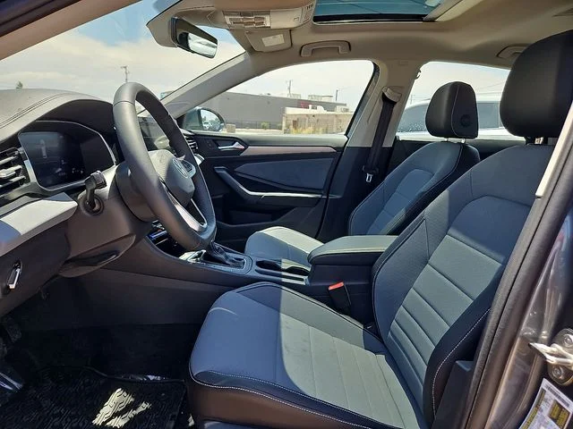 Nuevos VOLKSWAGEN JETTA à Estados chez autogozo