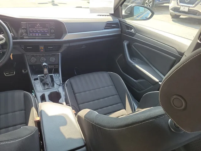 SEMINUEVOS VOLKSWAGEN Jetta a Estados en autogozo