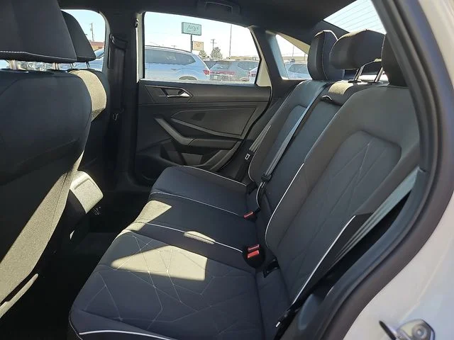 Nuevos VOLKSWAGEN JETTA à Estados chez autogozo