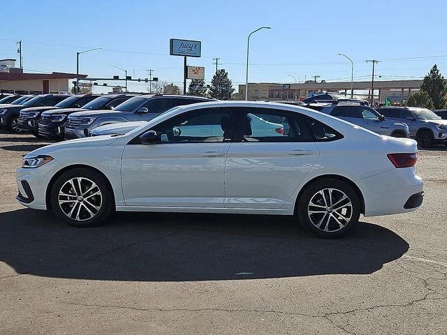 Nuevos VOLKSWAGEN JETTA à Estados chez autogozo