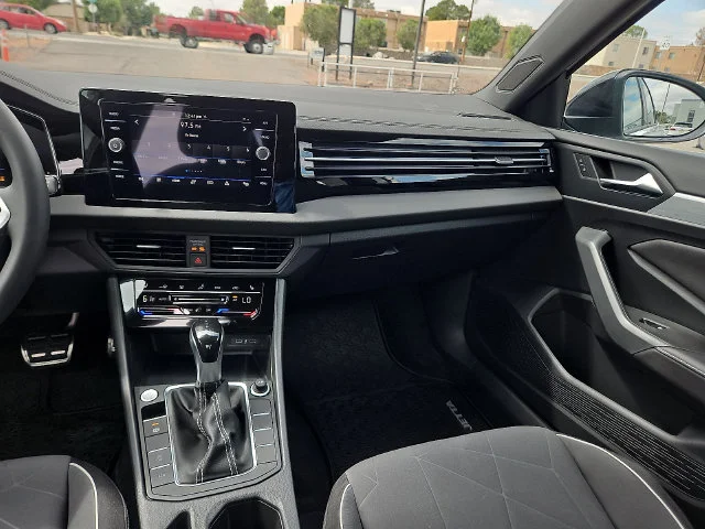 Nuevos VOLKSWAGEN JETTA à Estados chez autogozo
