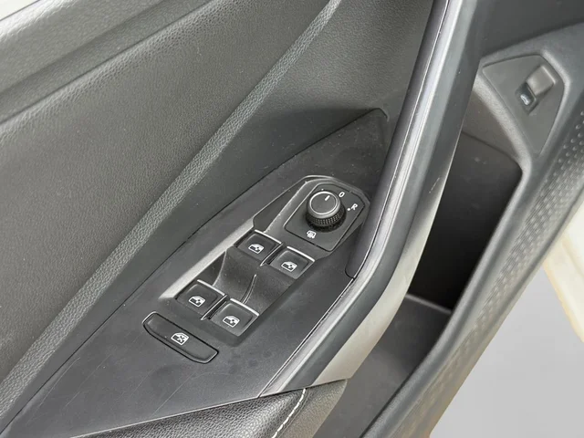 SEMINUEVOS VOLKSWAGEN Jetta a Estados en autogozo